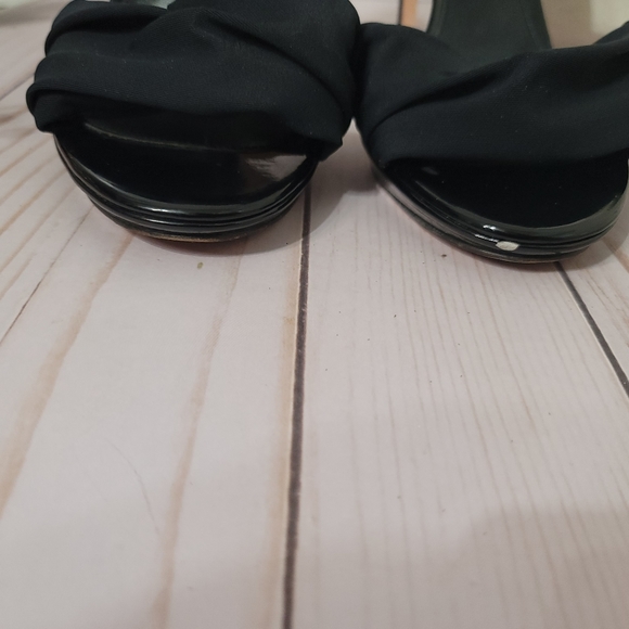 ✨️Gianvito Rossi--Black heels with black elastic strap, size 40, made in italy✨️ - Picture 8 of 16